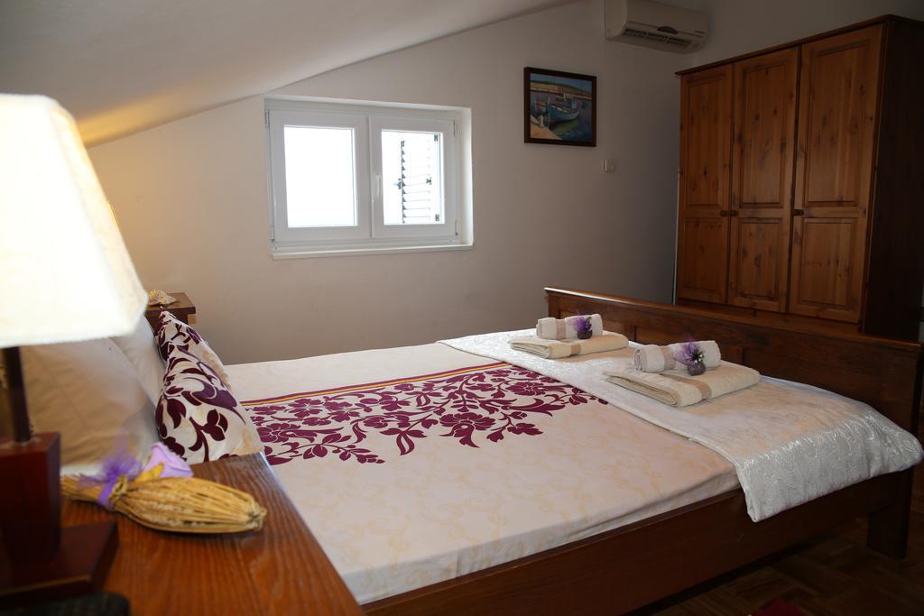 Hotel Pansion Adria Sveti Filip i Jakov Zimmer foto